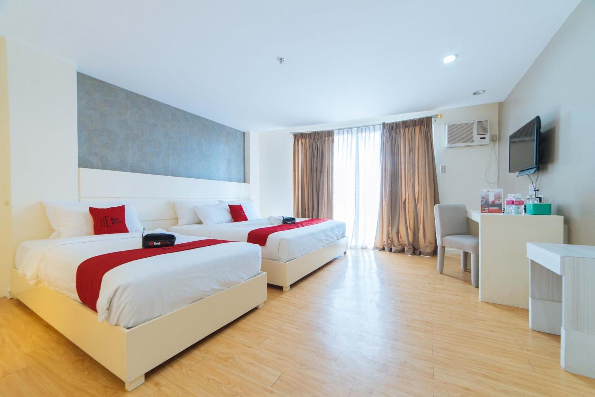 Reddoorz Plus At Hotel Metro Kalibo Exterior foto